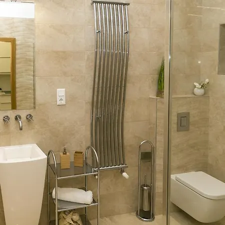 Convenience & Chic By The Basilica Apartamento *