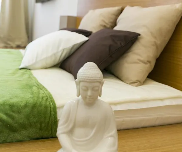 Convenience & Chic By The Basilica Apartament *