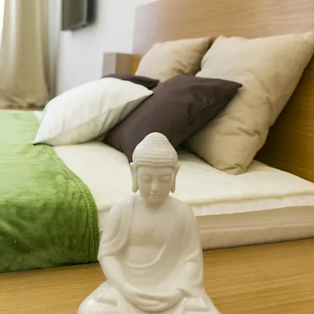 Convenience & Chic By The Basilica Apartment *