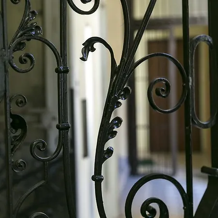 Convenience & Chic By The Basilica Apartment *